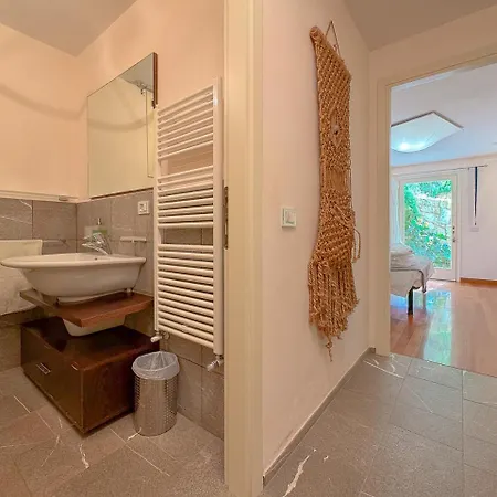 With Sea View And Private Woodland By Host Hero Apartamento