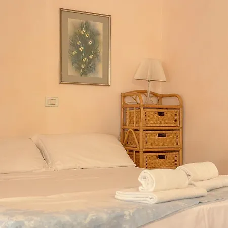 Apartamento With Sea View And Private Woodland By Host Hero